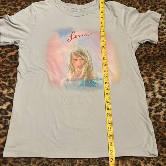 Taylor Swift Blue Multi Color Center Lover Swiftie Graphic Shirt Music Singer - Picture 6 of 10